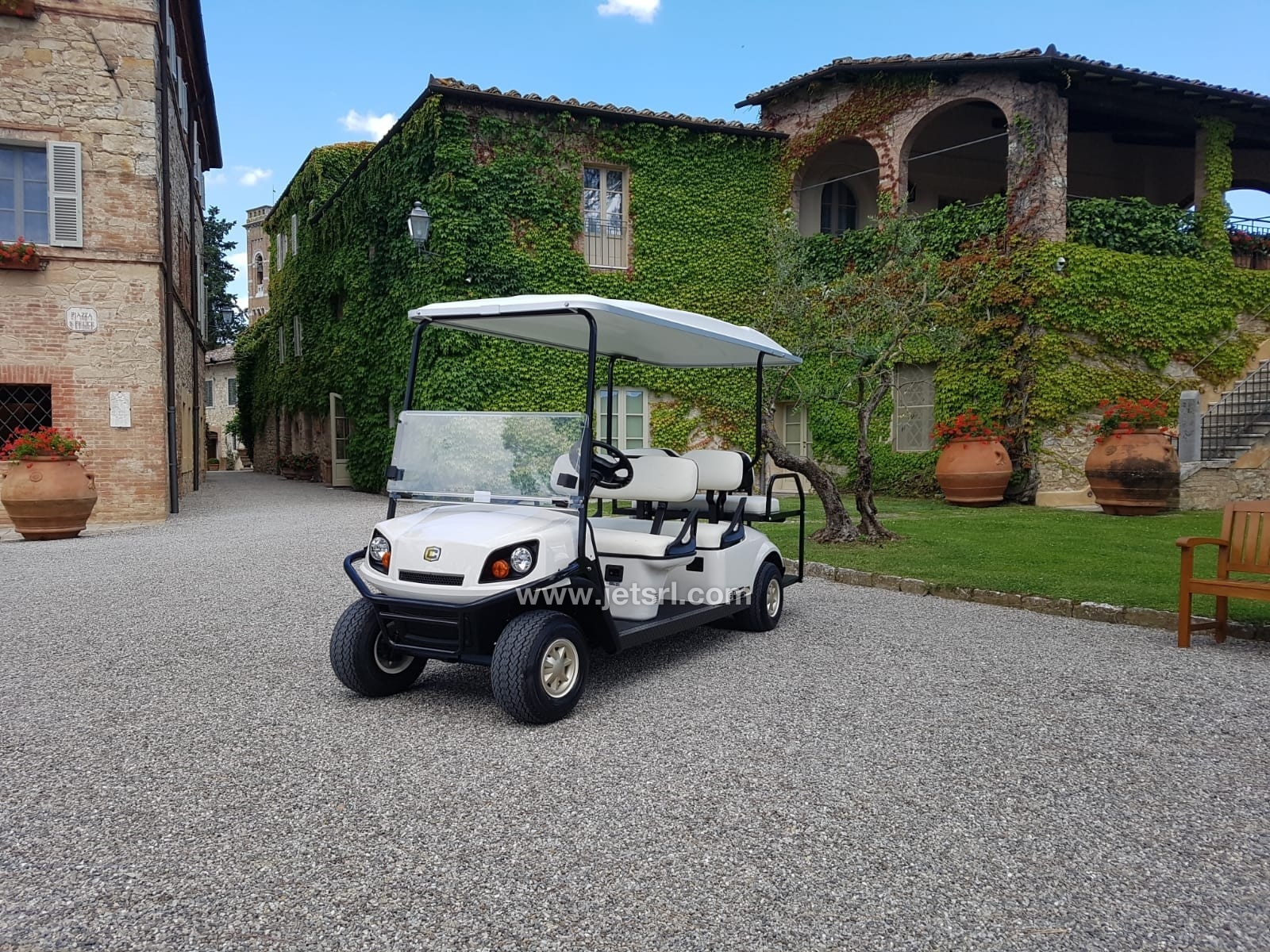 Veicolo elettrico professionale per il trasporto di persone